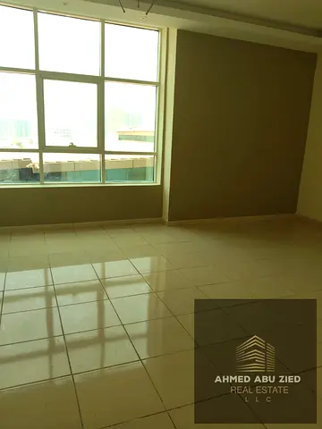 شقة فاخرة نموذج كبير غرفتين وصالة للإيجار السنوي – أبراج الأورينت، ليوارة 1
