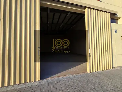 Practical space for storage and efficient organization of goods and equipment, with good electrical capacity