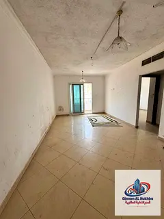Spacious 1BR in Al Qasimia Al Mahatta with balcony, strategic location close to services. AED 31K, 4