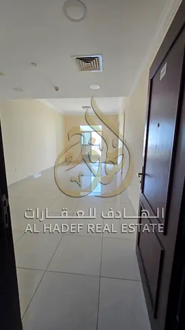 شقة غرفتين وصالة للإيجار السنوي في الجرف 3 بعجمان – بناية جديدة، ثاني ساكن، حمامان، بلكونة وقريبة من السوق الصيني ومتجر فزعة