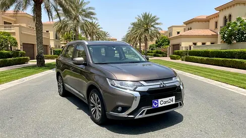 AED 983/month | 0 Downpayment | Free 3 Months Warranty | 30 Day Return | MITSUBISHI OUTLANDER 2023