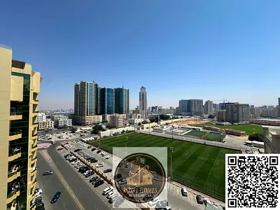 مساحة كبيرة !! موقع مميز !! اطلالة على الاستاد !! غرفة وصالة للبيع في ابراج الراشيدية عجمان