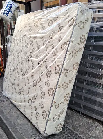 I am selling brand new King size 180/200 medical Mattress Good quality 30cm thikness