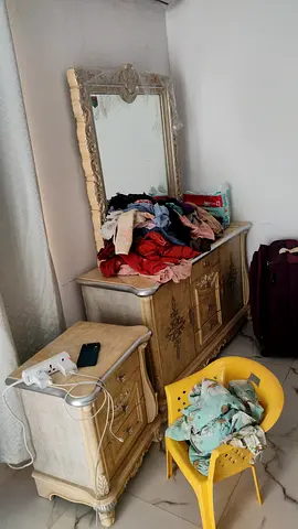 Vintage carved wooden dresser with mirror - good condition