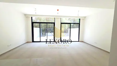 EXCLUSIVE | SINGLE ROW | PRIME LOCATION