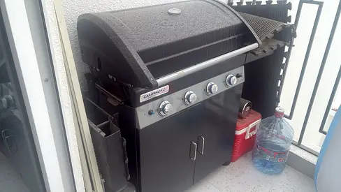 gas BBQ Grill with Side Burner - Good Working Condition - used about 10 times
