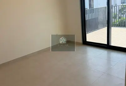 Fountain View | Prime Location| Vacant Now | Modern