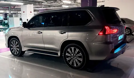 صورة 2 لـ 2018 Lexus LX-SERIES