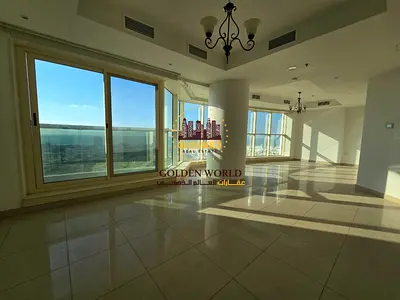 للإيجار في المجاز 3 على الكورنيش شقة 3 غرف وصالة مع 4 حمامات وغرفة خادمة ماستر وغرفة غسيل وخزن بالحائط مع تكييف مجاني وباركينج مجاني وجيم