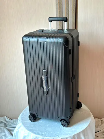 Rimowa Essential Trunk plus