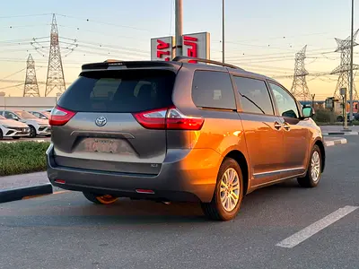 2016 Toyota SIENNA — фото 3