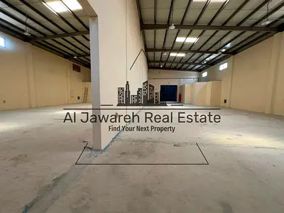 Warehouse for rent: 15,015 sq. ft., 5 worker rooms, and 120 kW electricity supply.