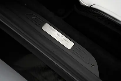 صورة مصغرة 14 لـ 2023 Aston Martin VANTAGE
