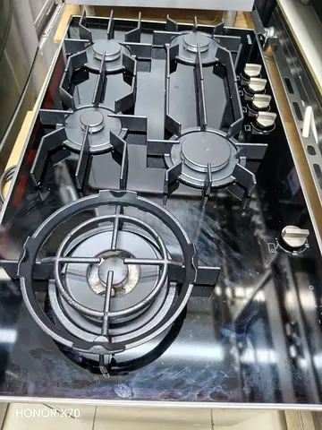 Miele Built-in 5-Burner Gas Hob with Cast Iron Pan Support - Excellent Condition