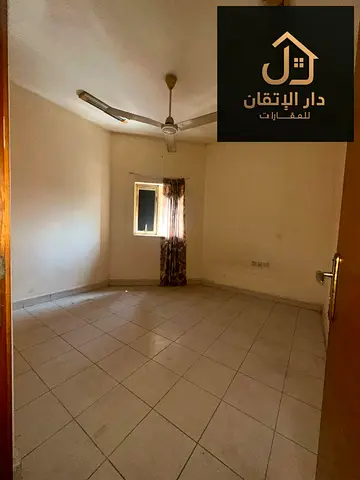 فرصة ذهبية للإيجار شقة غرفتين وصاله منطقه الشويهين يوجد تكيف مركزي عزاب