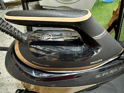 Philips PerfectCare 6000 Steam Iron - Good Working Condition