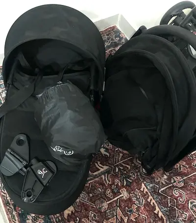 Yoyo 2 stroller with bassinet/ adapter