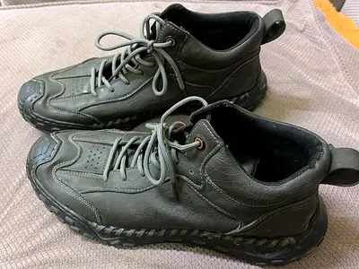 Men's casual black leather lace-up shoes / ankle sneakers, good condition