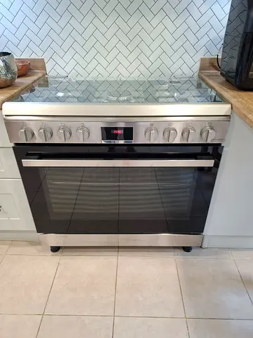 Bosch full gas cooker oven with fan same like new condition perfect working
