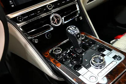 صورة مصغرة 15 لـ 2020 Bentley FLYING SPUR