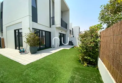 Private location | Landscaped | Options
