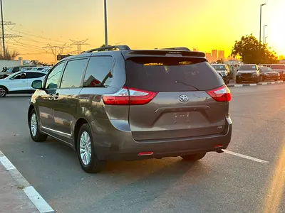 2016 Toyota SIENNA — фото 4