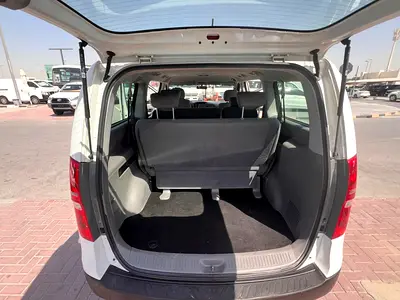 صورة 10 لـ 2020 Hyundai H1