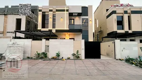 Villa for sale in Ajman, Al Helio area, including registration fees. 3 floors, 5 master bedrooms, majlis, living room, maid's room. Freehold ownership