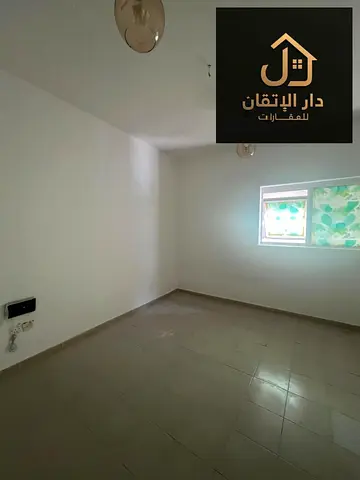 فرصة ذهبية للإيجار شقة غرفة وصالة منطقة القليعة موقع حيوي يوجد تكيف مركزي