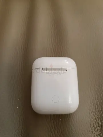 Apple AirPod 1 with Charging Case
