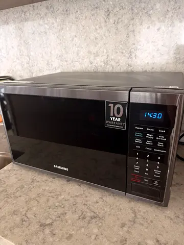 Samsung 32L Microwave Oven – Excellent Condition
Samsung MG32J5133AG/SG 32L microwave