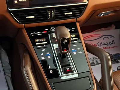 2022 Porsche CAYENNE thumbnail 17