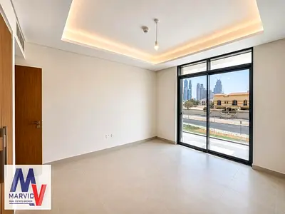 High Floor/Unfurnished / Downtown View