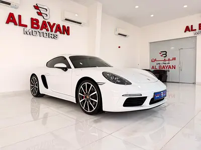 Porsche 718 Cayman 2017 GCC Specs - Low Mileage - Pristine Condition