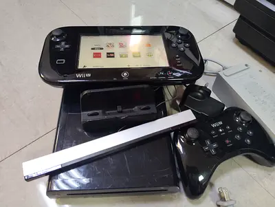 Nintendo Wii U with pad + 30 games