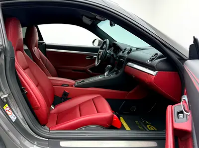 صورة 9 لـ 2024 Porsche 718