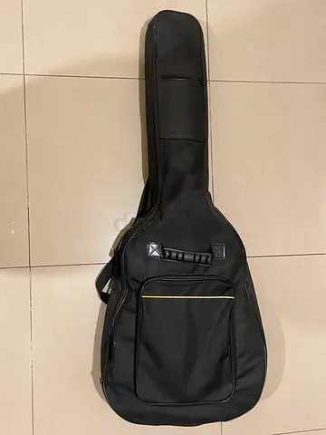 Padded Soft Gig Bag for Acoustic/Electric Guitar+ acoustic guitar - Good Condition
