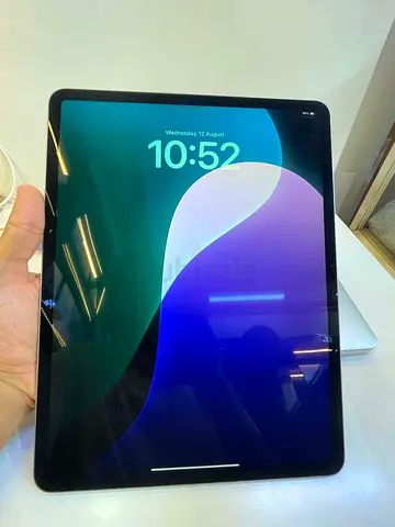 iPad Air 13-inch M2 128GB – Excellent Condition For Sale