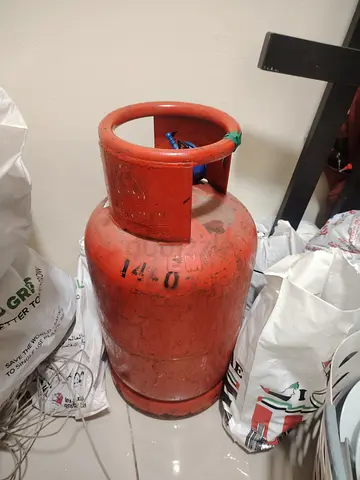 GAS CYLINDER SMALL 70% FILLED
