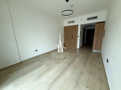Bright & Spacious Studio | Bright Layout | Vacant