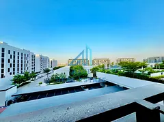 Stylish 1 Bedroom Apartment with Balcony in Aljada