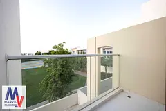 Single Row/Vacant/Park View