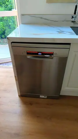Bosch series 4 Dishwasher with WiFi control perfect condition like brand new