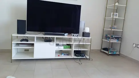 Beautiful TV Stand - Good Working Condition