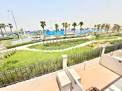 Brand New | Single Row | Close to Lagoons