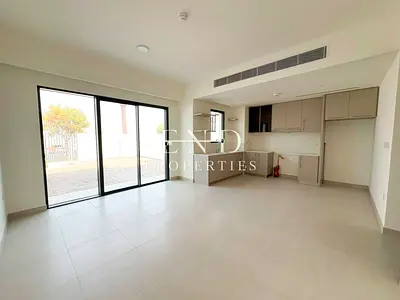 Single Row | Vacant | Agent On-Site