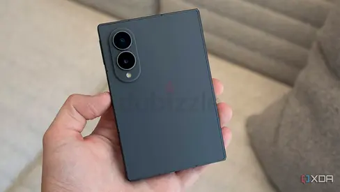 SAMSUNG Z Fold 8 with box and case brand new