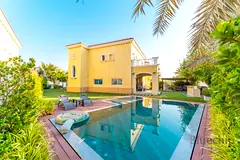 Furnished | Upgraded |Large Pool with Jacuzzi