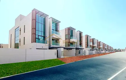On the park | Upgraded | Vacant | Exquisite