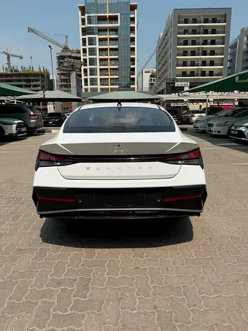 Hyundai Elantra Limited, миниатюра 3